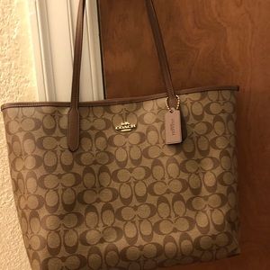 NWT Coach City Tote Signature